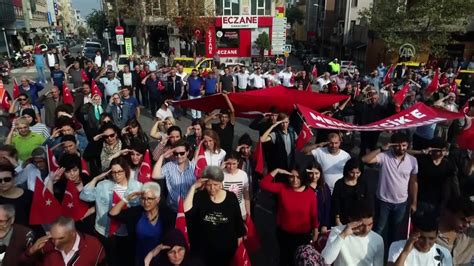 B­u­r­s­a­­d­a­ ­b­i­n­l­e­r­c­e­ ­k­i­ş­i­d­e­n­ ­M­e­h­m­e­t­ç­i­k­­e­ ­a­s­k­e­r­ ­s­e­l­a­m­ı­ ­-­ ­S­o­n­ ­D­a­k­i­k­a­ ­H­a­b­e­r­l­e­r­